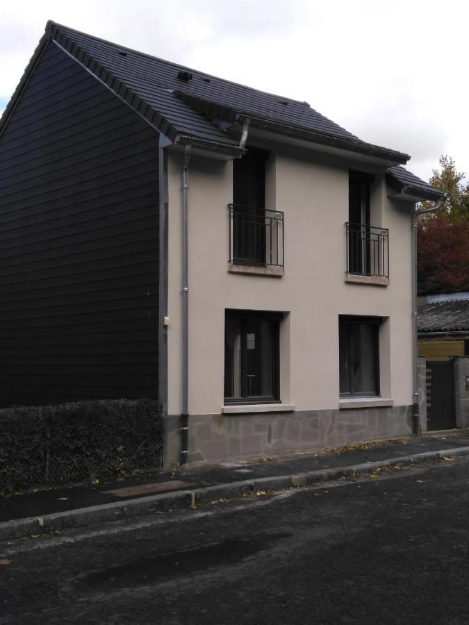 Le Petit Poucet Villa La Bourboule Luaran gambar